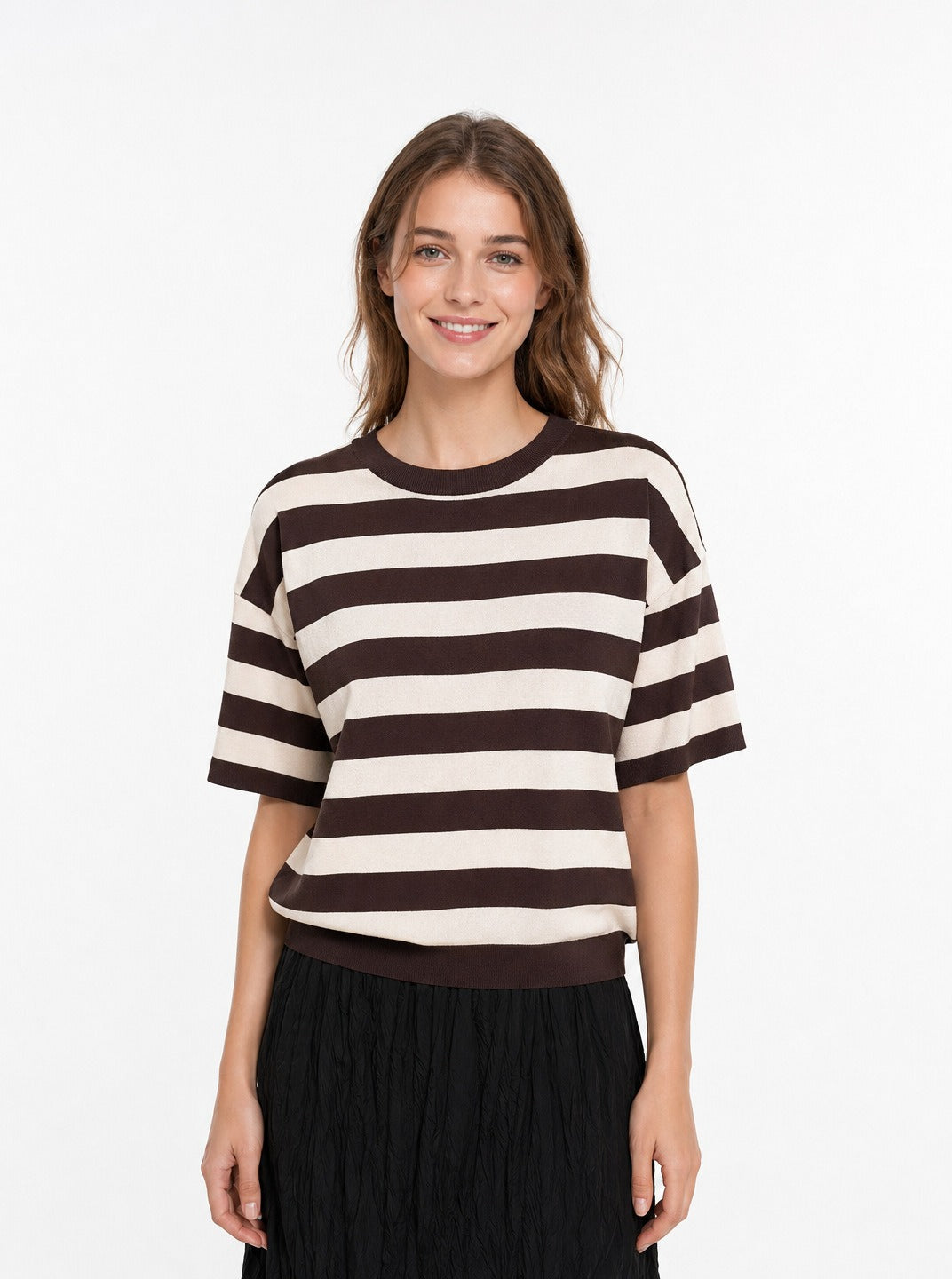 Crew neck striped short-sleeved knitted sweater