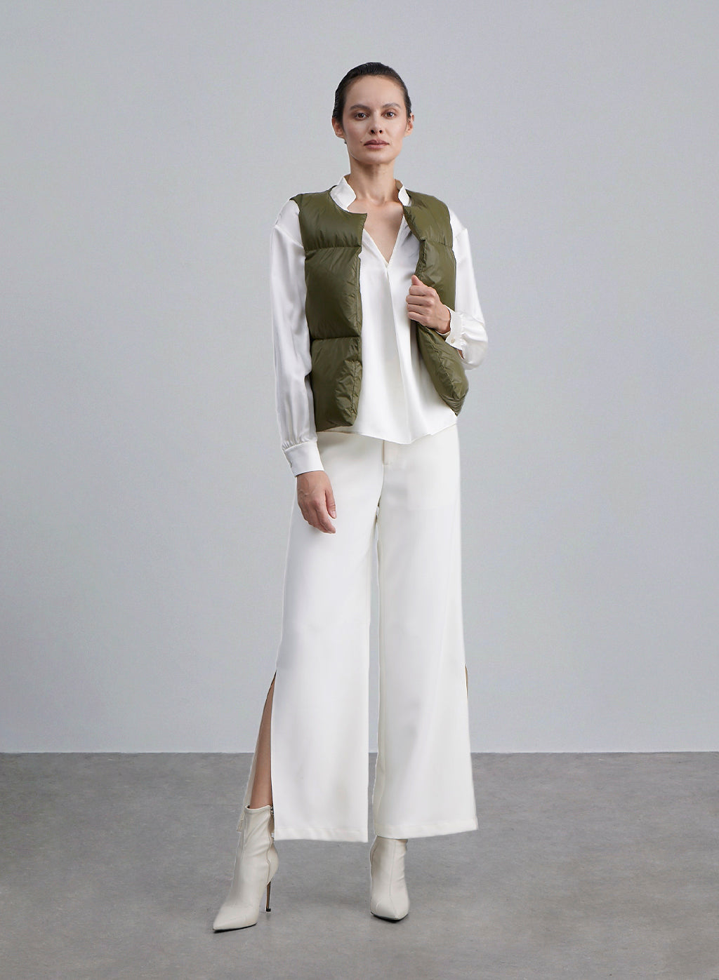Round Neckline Puffer Vest - Green Metal, S image