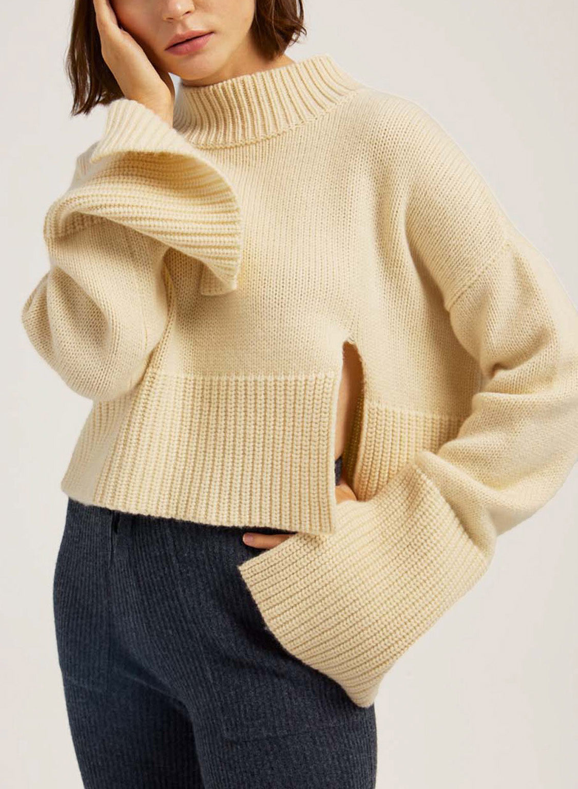 Cropped Wool-Cashmere Sweater With Slit Sleeves - Ivory, XL image