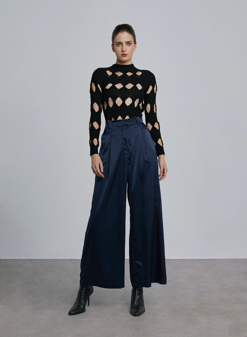 Skinny Hole Detail Wool Top - Black, S image