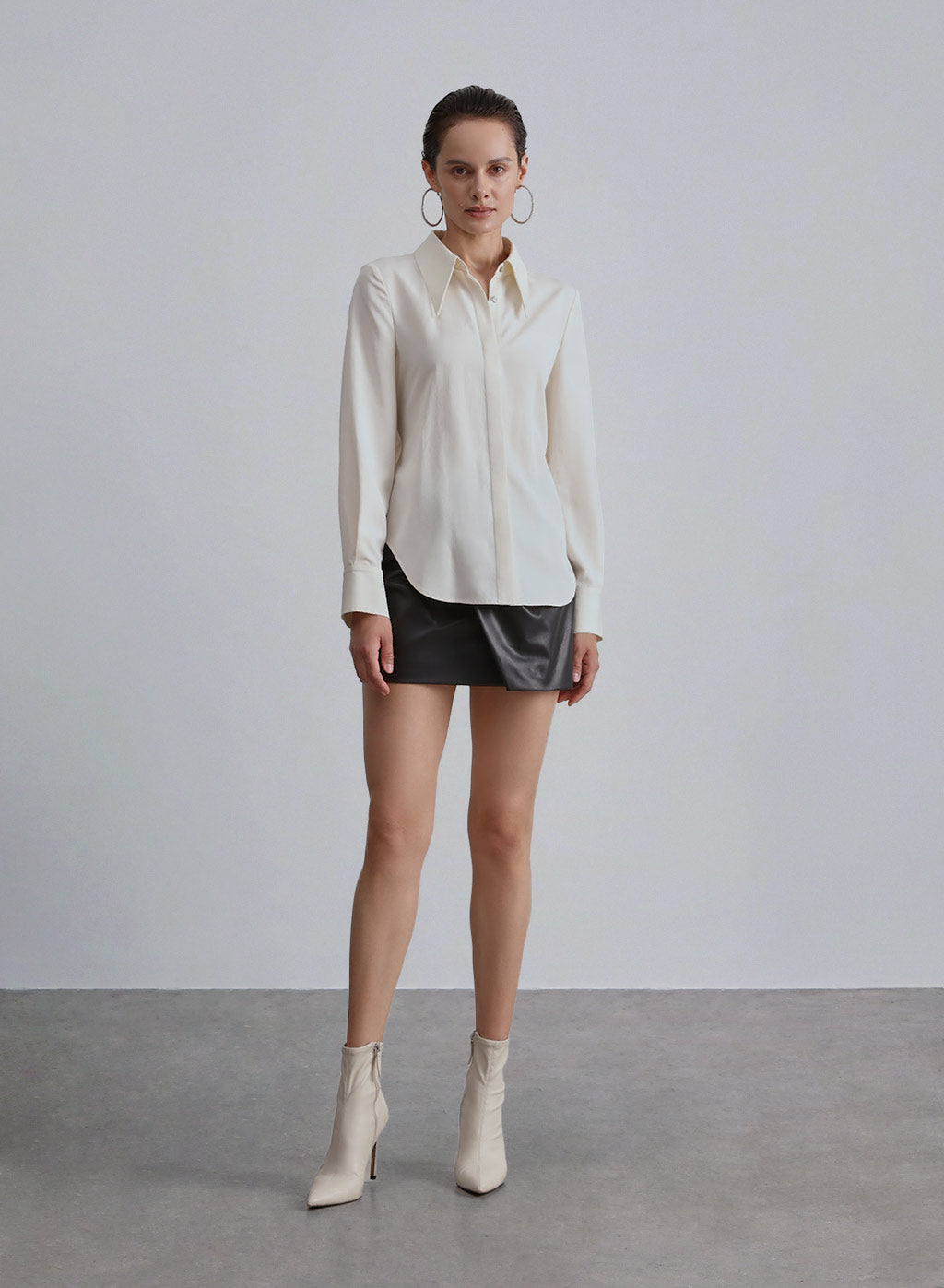 Open Back Blend Linen Blouse - Ivory, XS image