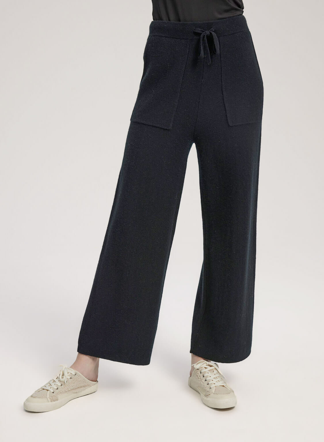 Wide-Leg Pure Wool Trouser With Pocket - Black, L image