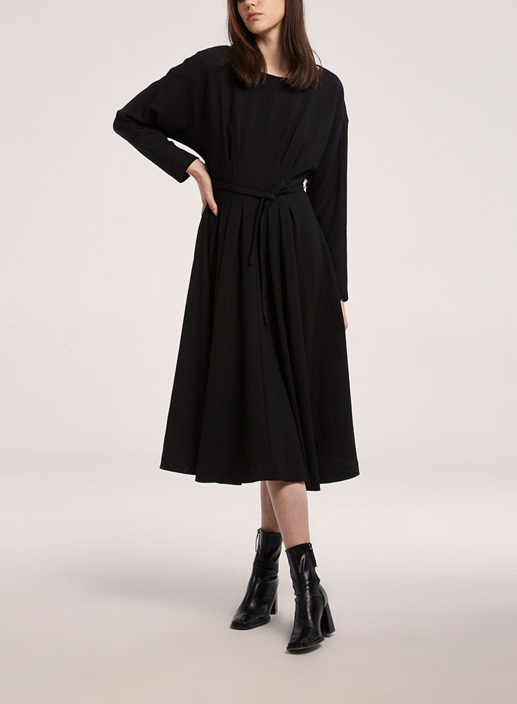 Boat Neck Long-sleeved Wool Dress - Black, L image