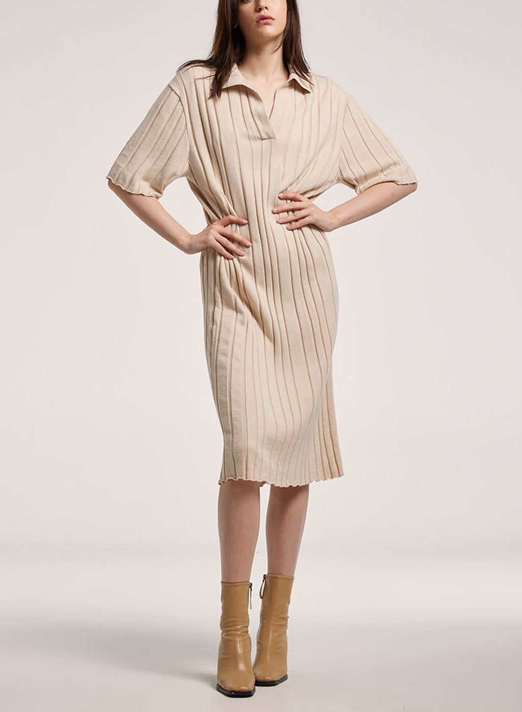 Pleated Sweater Dress With Spread Collar - Beige, L image