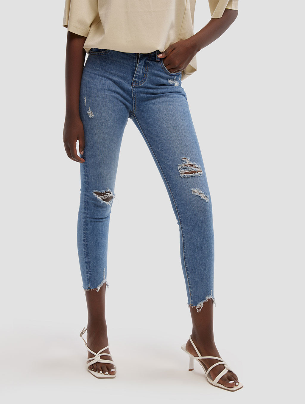 Cropped Frayed Skinny Jeans