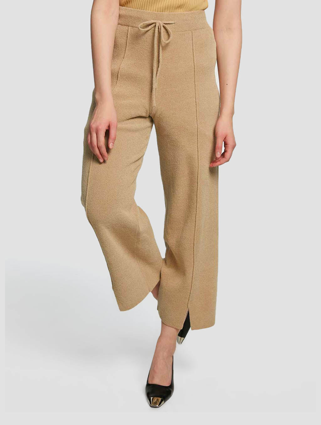 Elastic Pants with Bottom Split