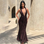 Deep V backless hip-wrapped dress