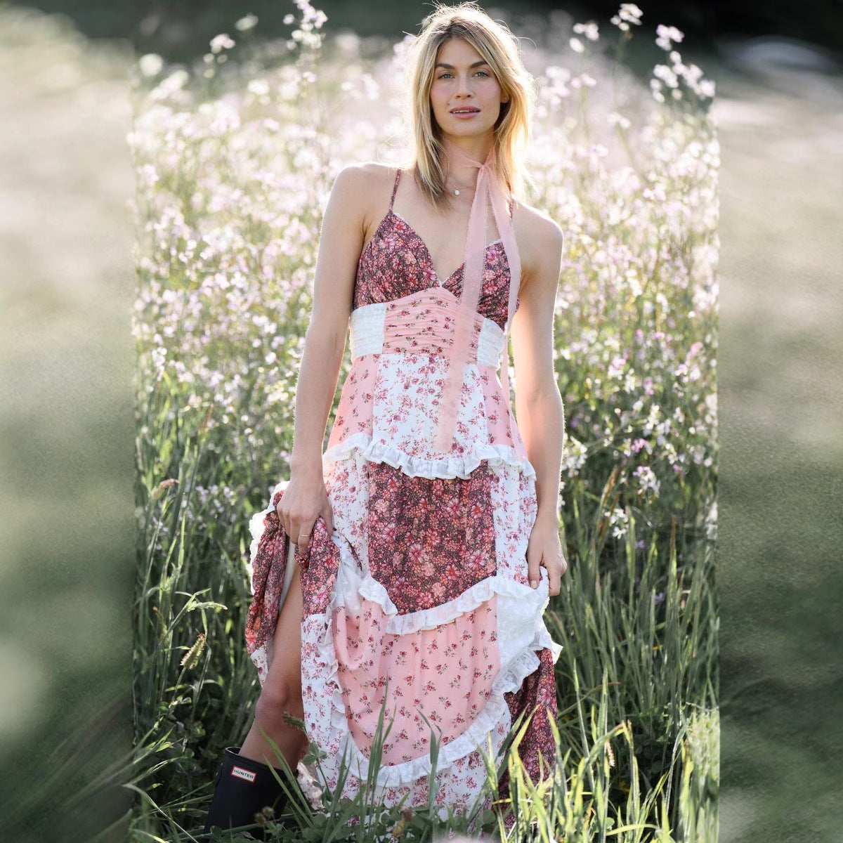 Sleeveless suspenders, digitally printed dress