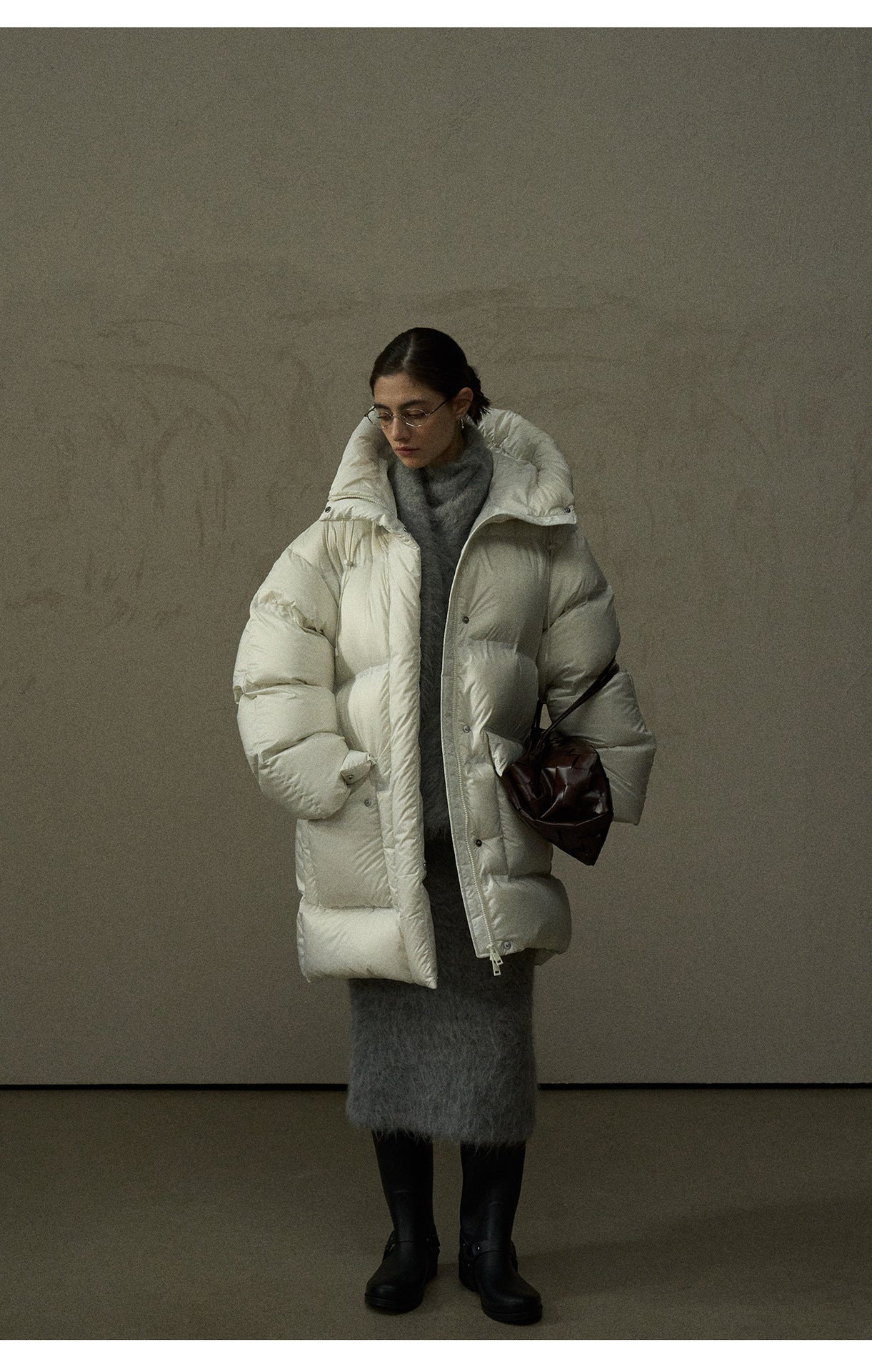 Super Soft High Density Zero Pressure Hooded Gall Free Down Jacket