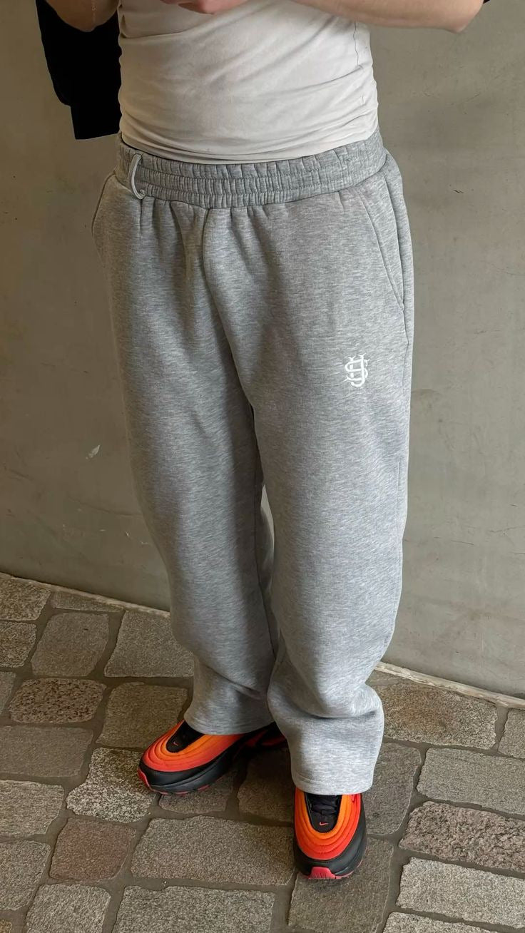 Loose solid color sports suit