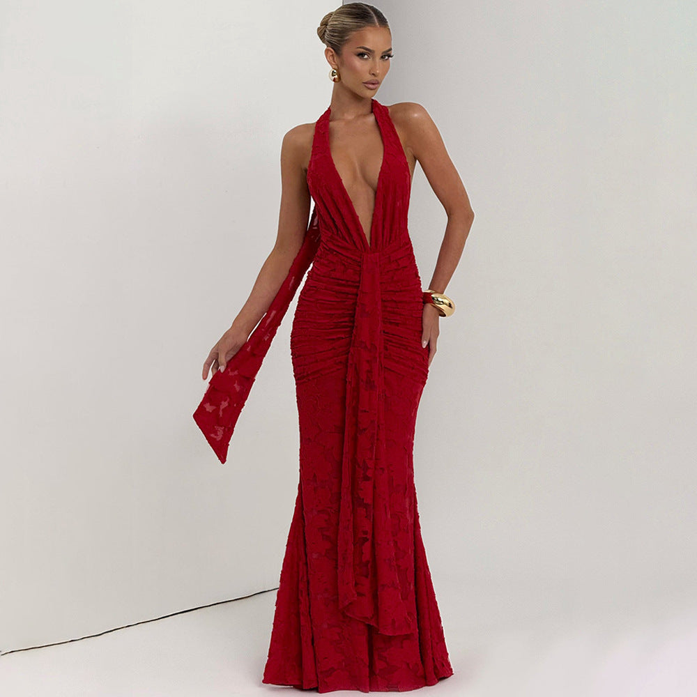 Deep V backless hip-wrapped dress