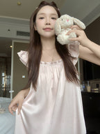 Sweet little fly-sleeved polka dot dress