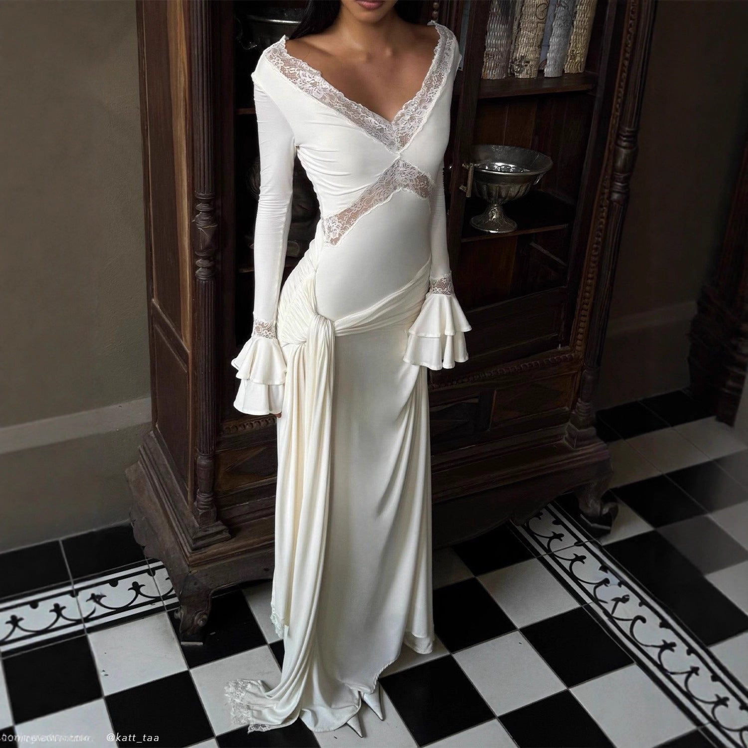 V-neck lace see-through slim-fit dress