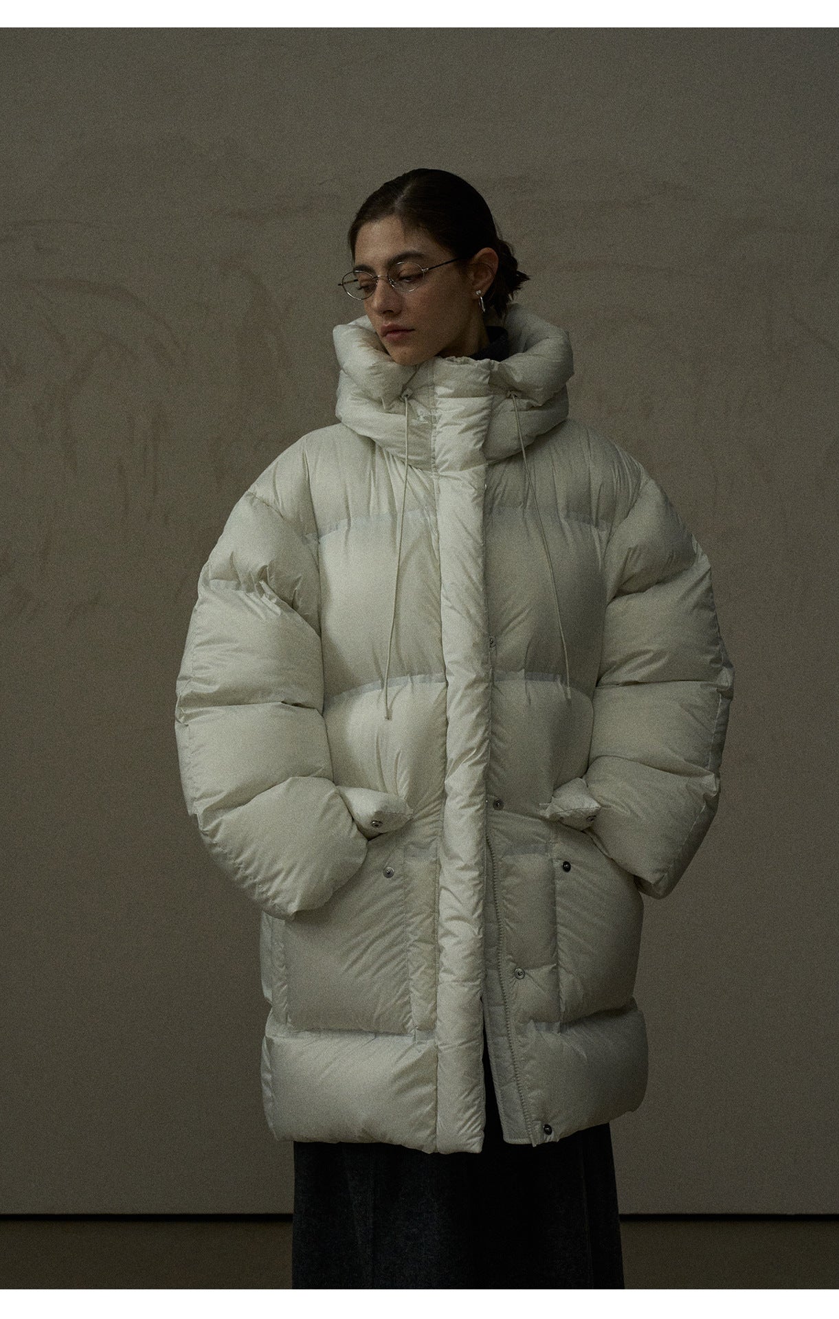 Super Soft High Density Zero Pressure Hooded Gall Free Down Jacket
