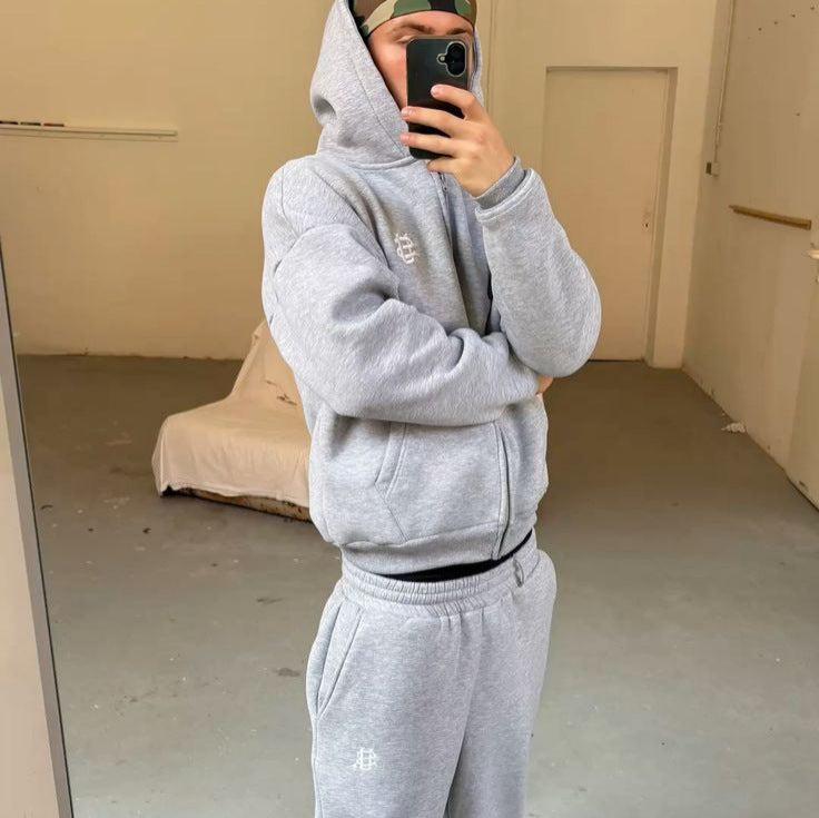 Loose solid color sports suit
