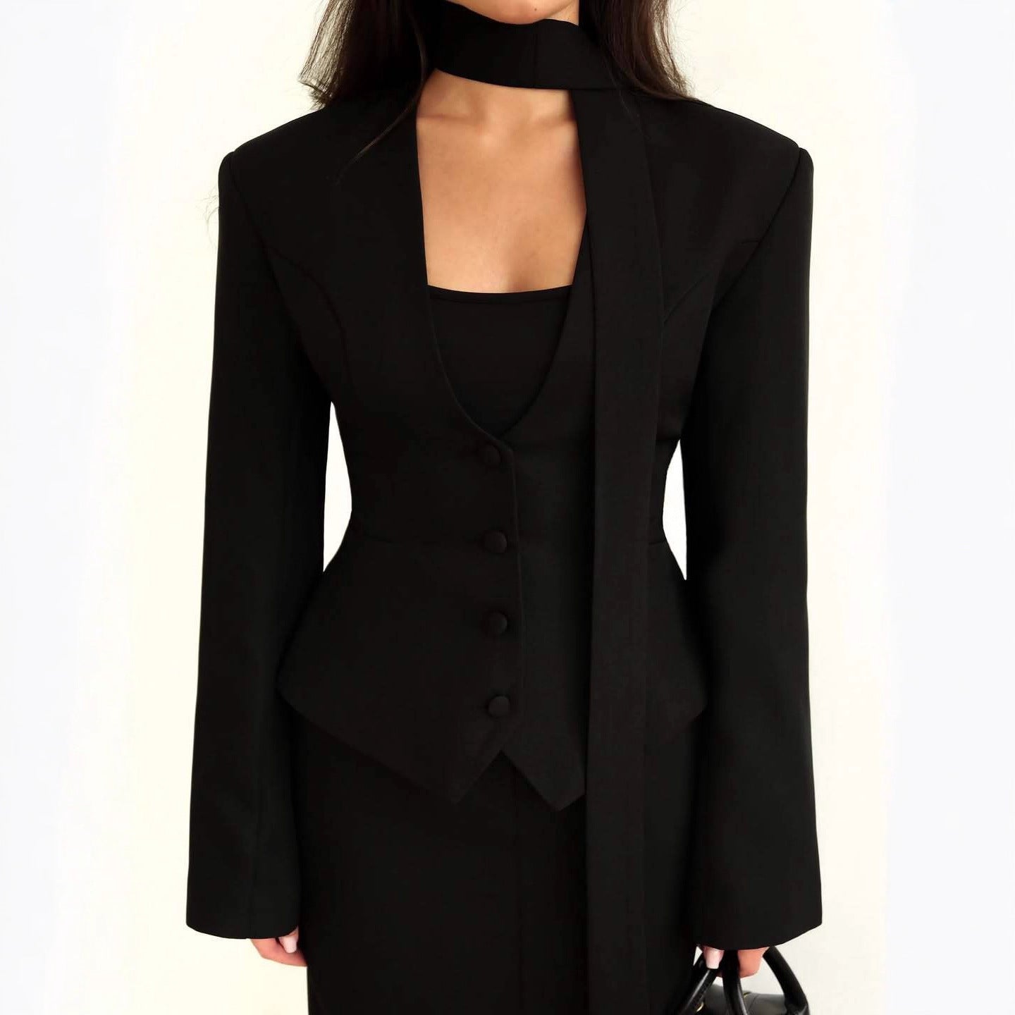 Versatile waist trimmed V-neck long-sleeved suit