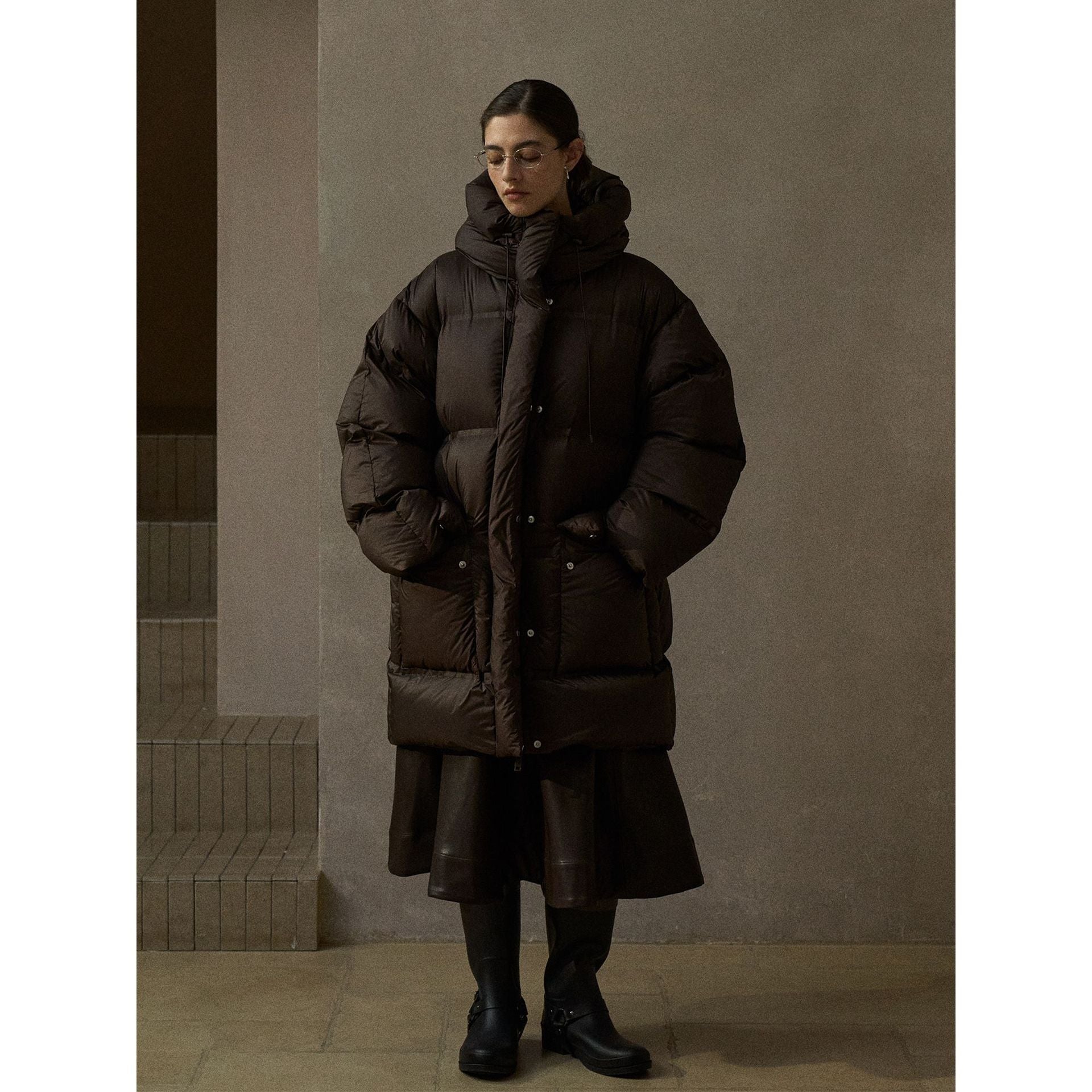 Super Soft High Density Zero Pressure Hooded Gall Free Down Jacket