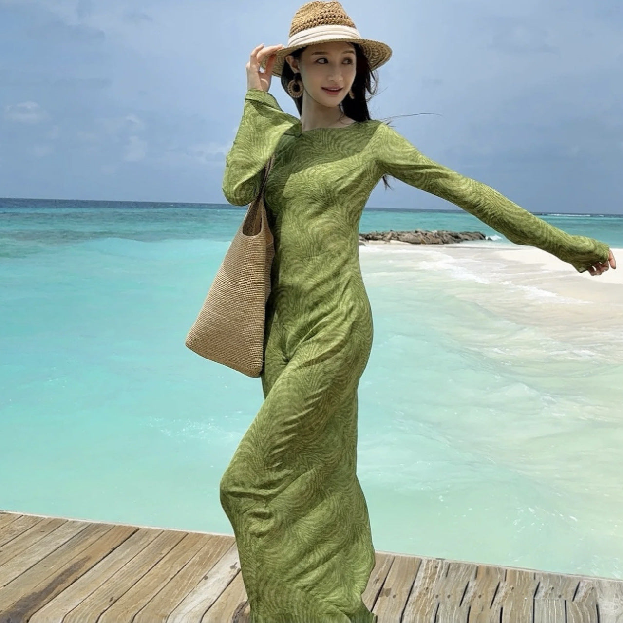 Silk floor-to-ceiling dress crew neck dress