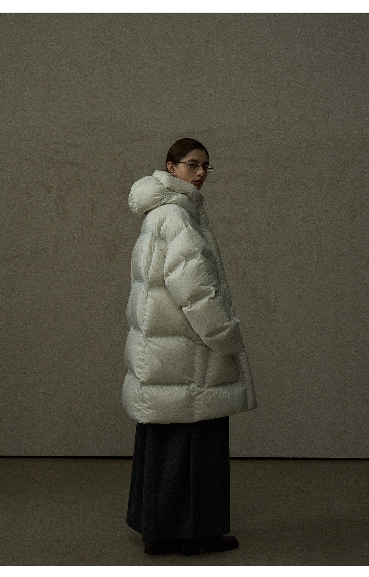 Super Soft High Density Zero Pressure Hooded Gall Free Down Jacket