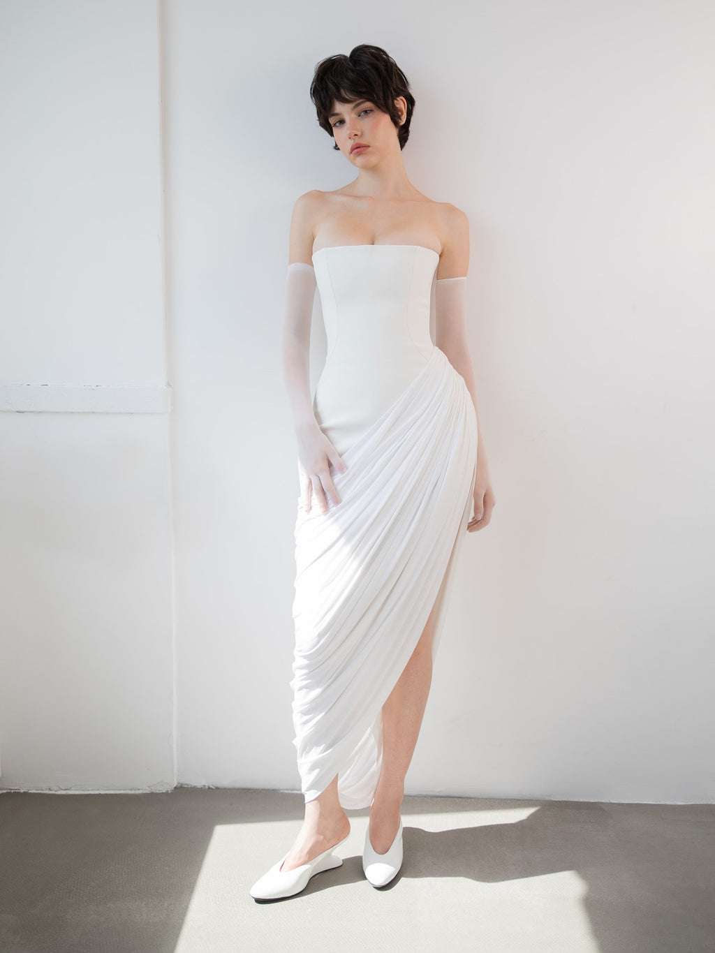 White bandeau twill pleated dress Europe