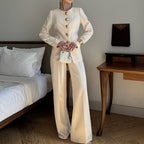 White straight loose top suit