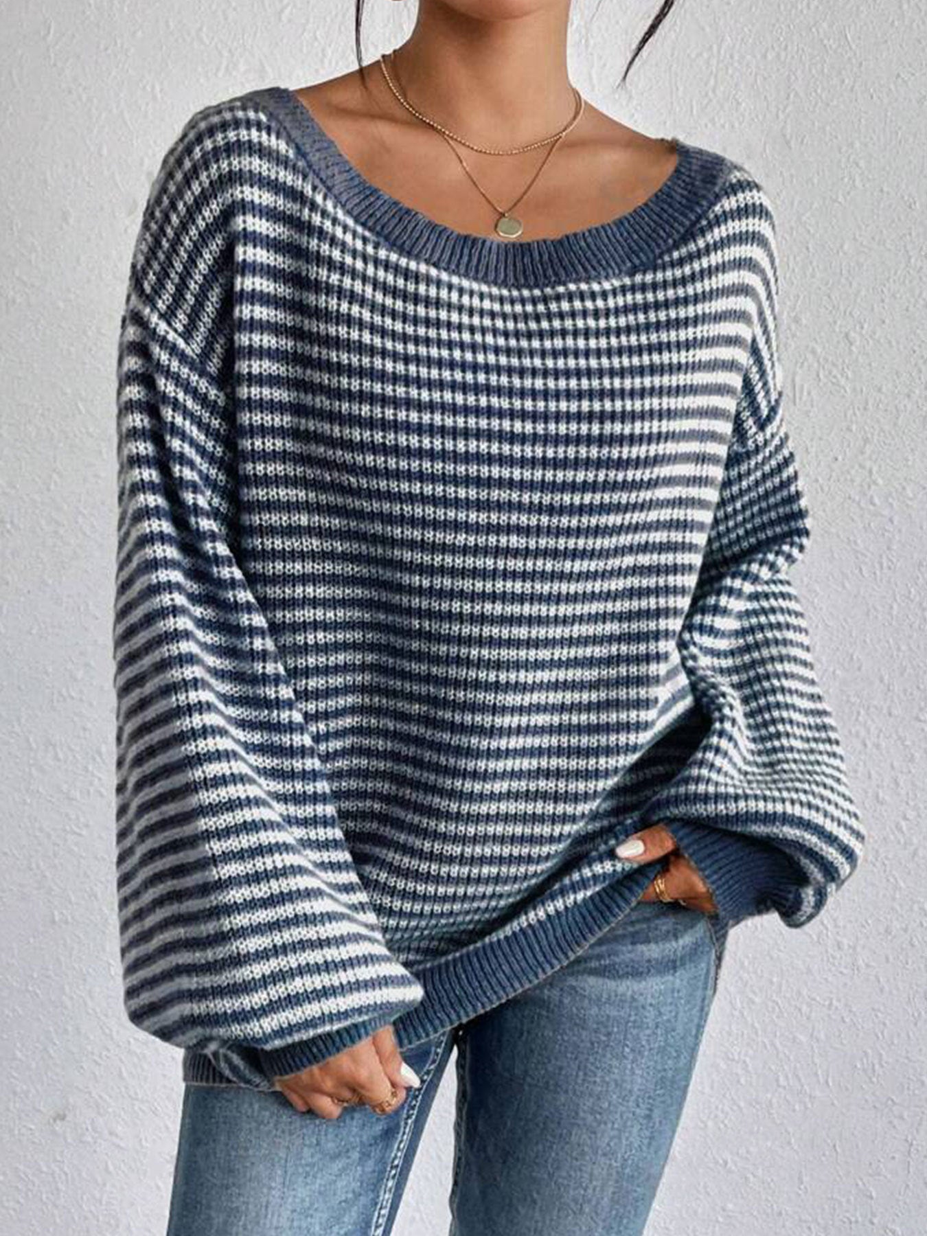 One-word collar contrasting striped knitted sweater