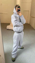Loose solid color sports suit