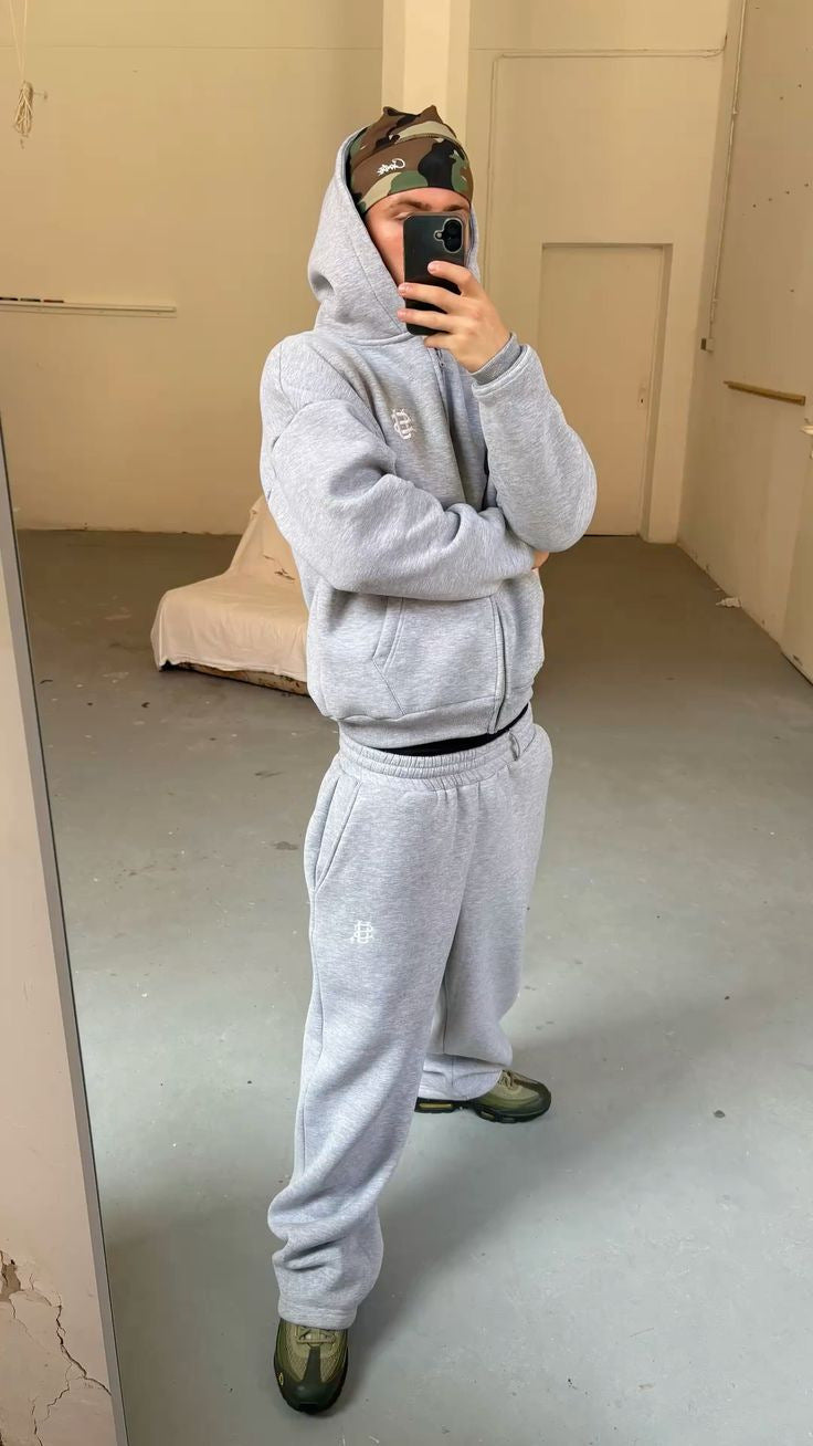 Loose solid color sports suit