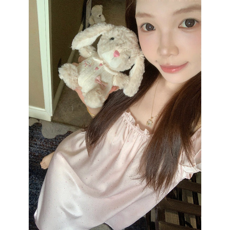 Sweet little fly-sleeved polka dot dress