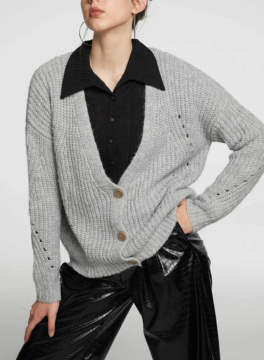 Deep V-neck Buttoned Cardigan - Gray, L image