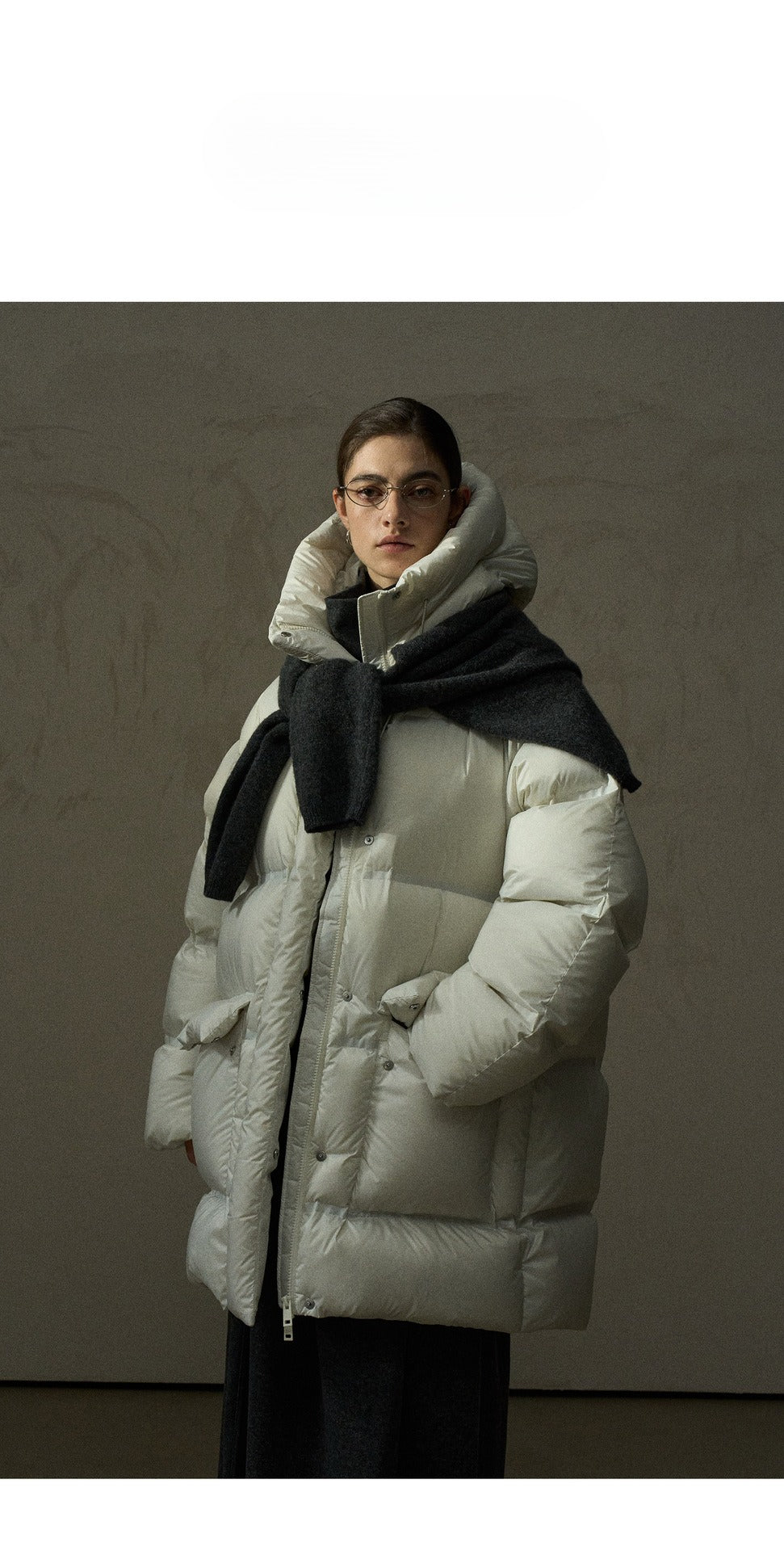 Super Soft High Density Zero Pressure Hooded Gall Free Down Jacket