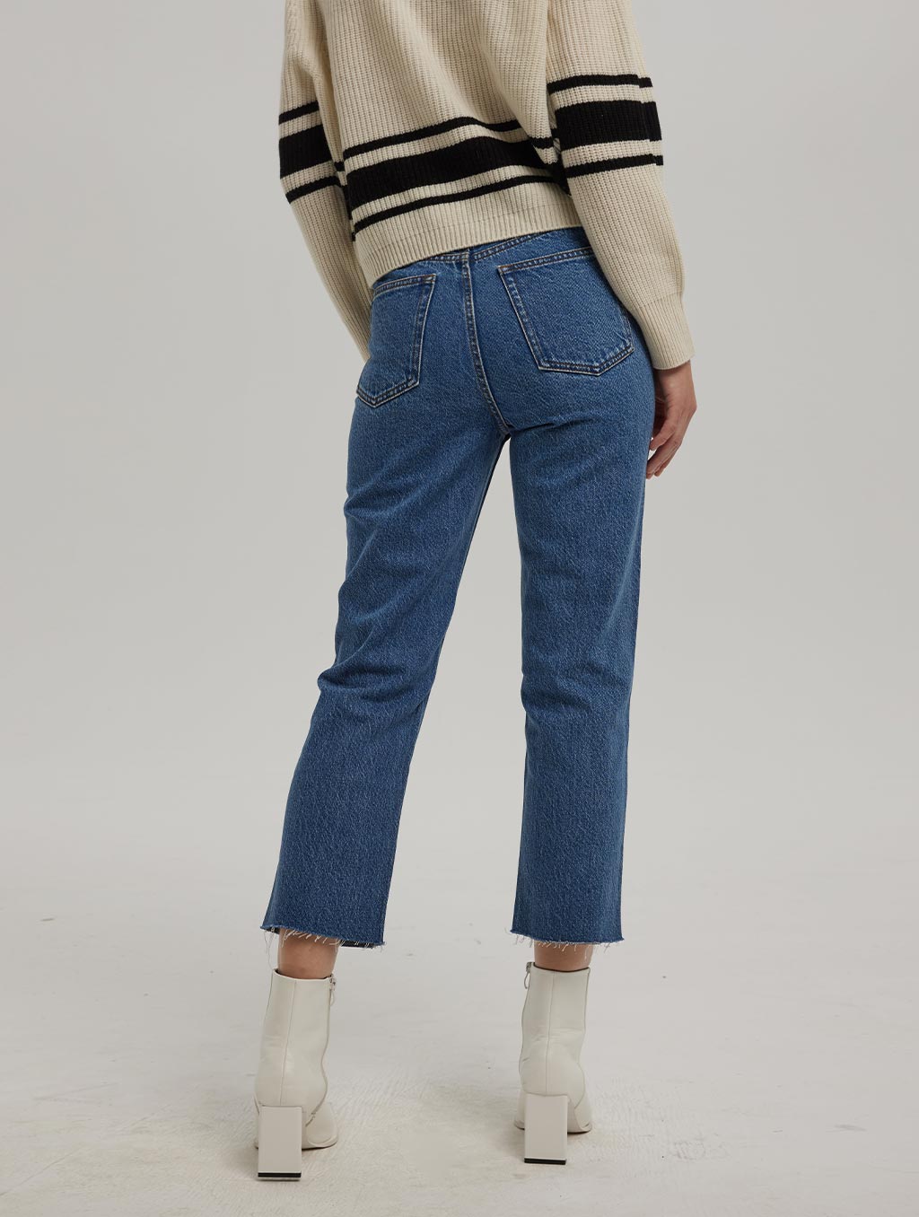 Cropped High-Waist Jeans image 1