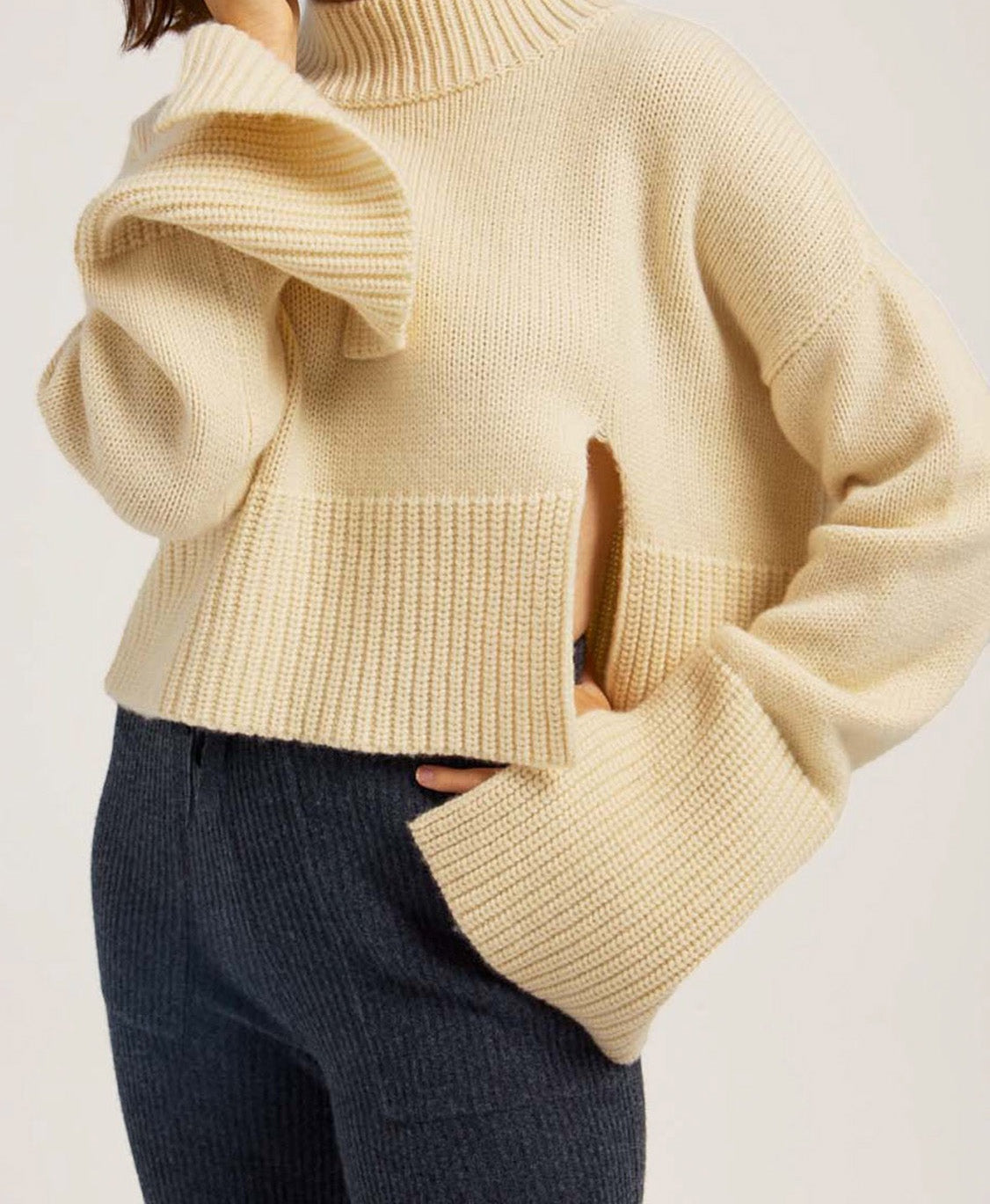 Cropped Wool-Cashmere Sweater With Slit Sleeves — SILK MAISON