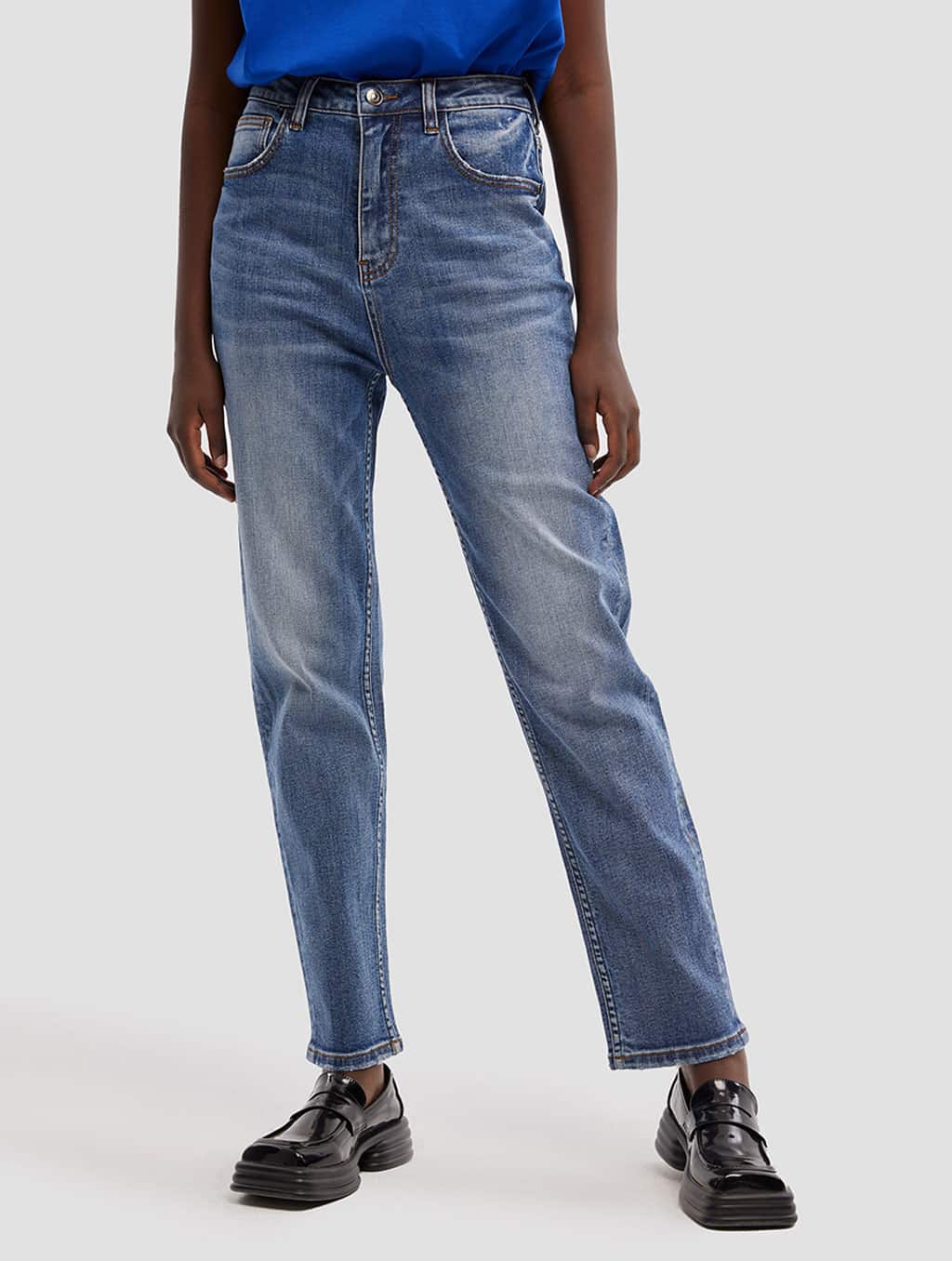 Tapered Relaxed Jeans - Blue, XS image