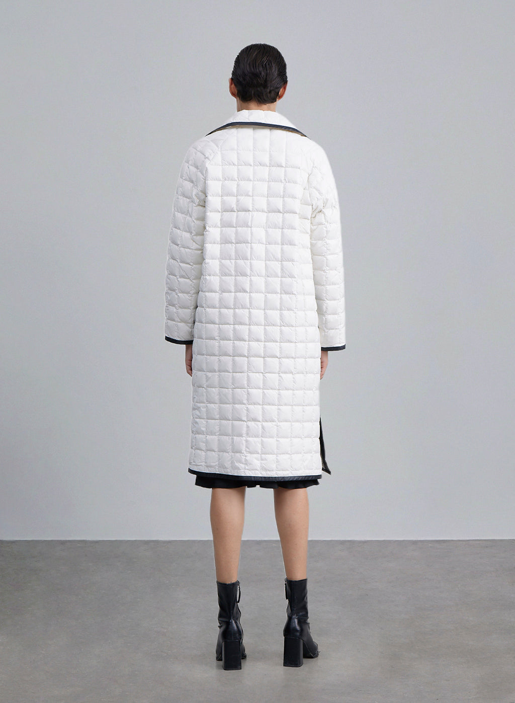 Contrast Trim Side Slit Long Puffer image 1