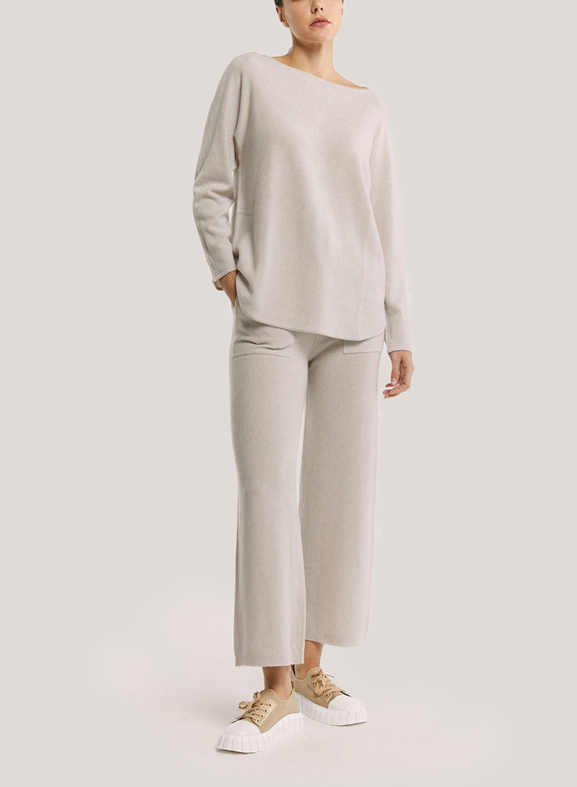 Wide-Leg Pure Wool Trouser With Pocket - Oatmeal, XS image
