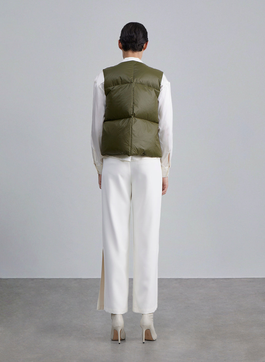Round Neckline Puffer Vest image 1