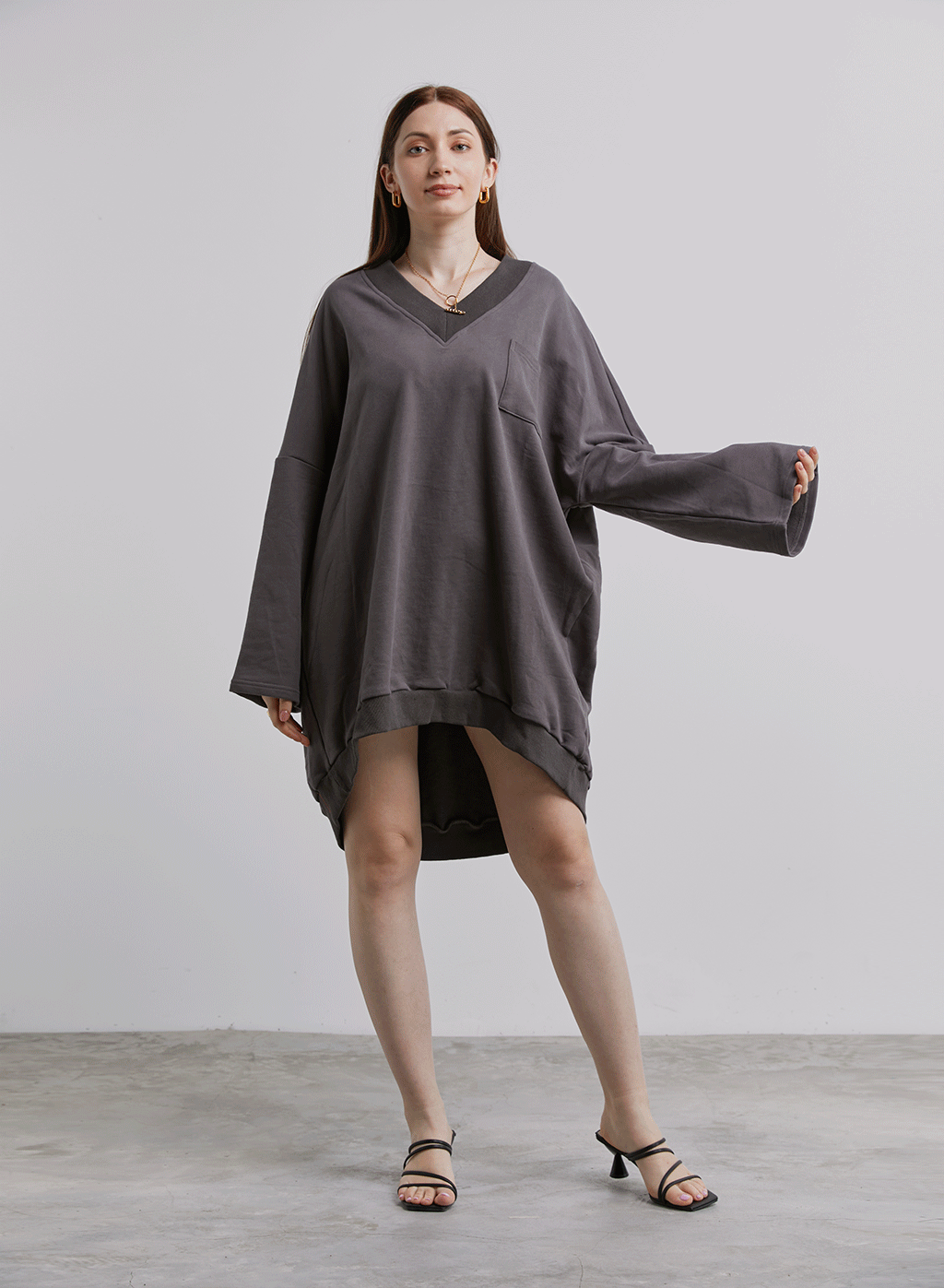 Relaxed V-Neck Dress - Gray, L image