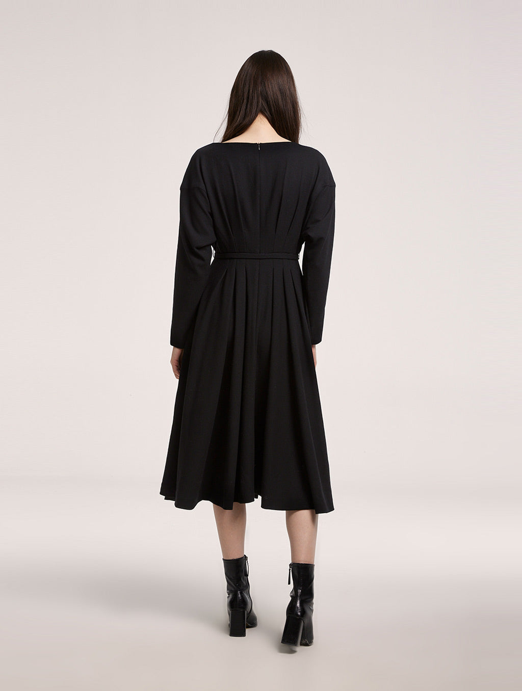 Boat Neck Long-sleeved Wool Dress image 1